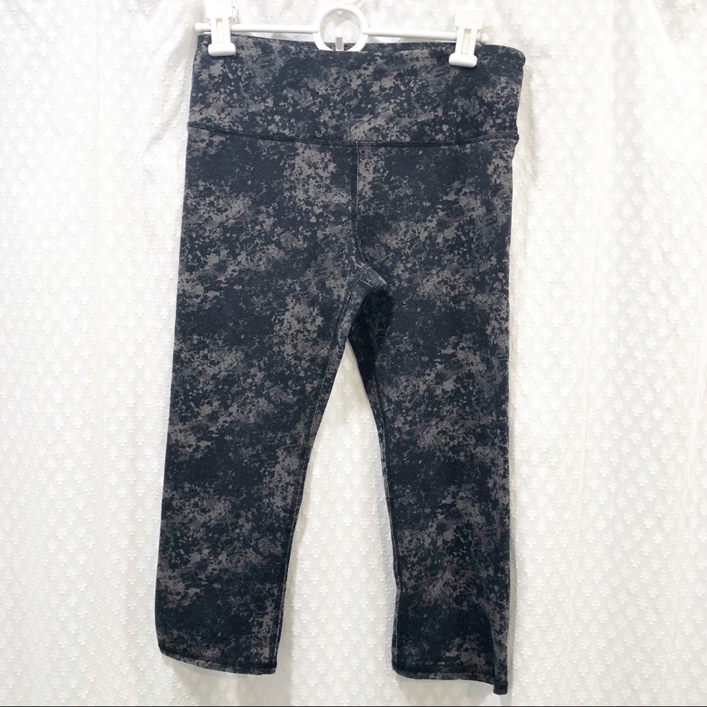 ALO YOGA • Acid wash crop leggings MEDIUM